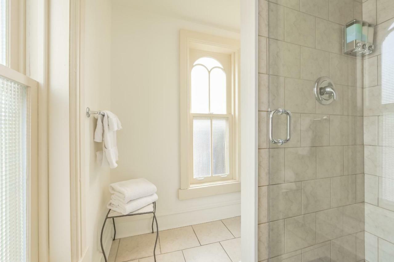 Fergus St Andrew Suites מראה חיצוני תמונה